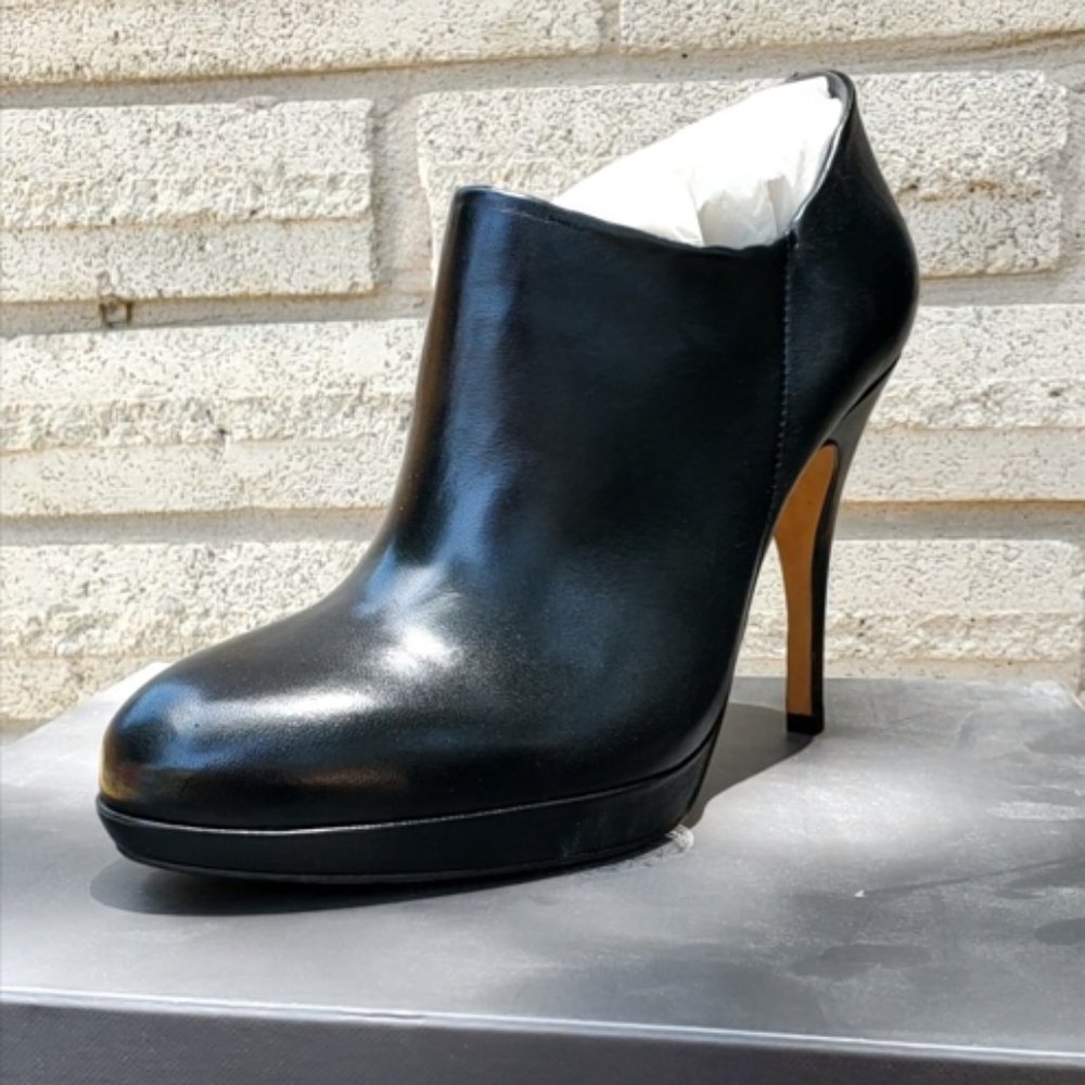 New!! Vince Camuto Elvin Platform Booties Size 10